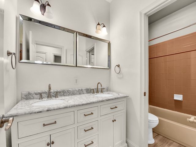 525 S Sugartree Drive, Lipan, TX 76462