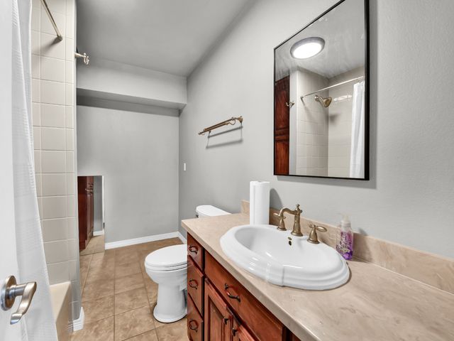 525 S Sugartree Drive, Lipan, TX 76462