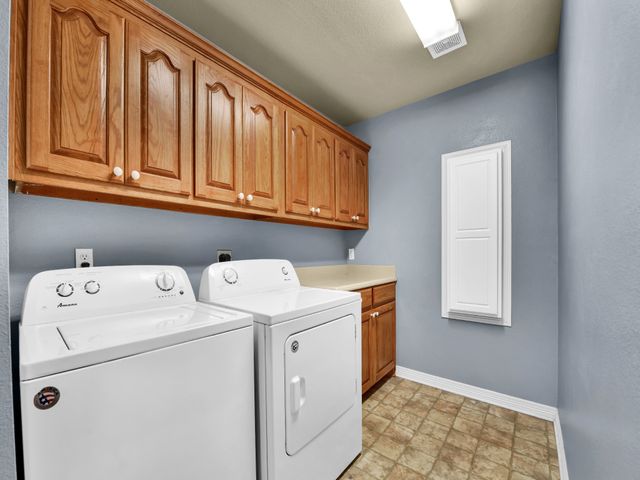 525 S Sugartree Drive, Lipan, TX 76462