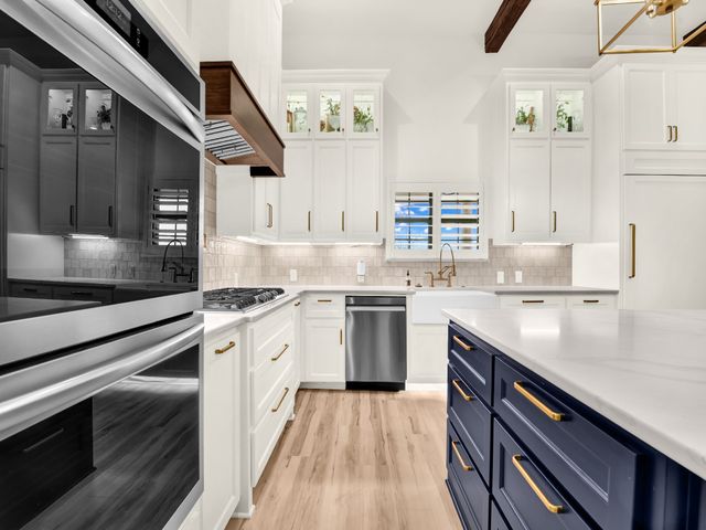 525 S Sugartree Drive, Lipan, TX 76462