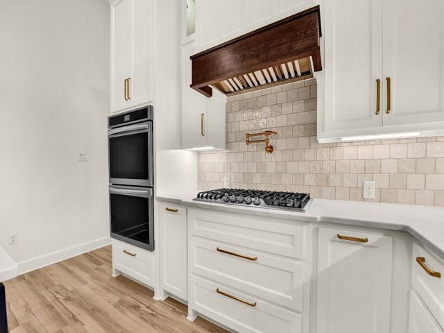 525 S Sugartree Drive, Lipan, TX 76462