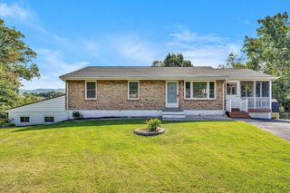 144 Lenox CIR, Roanoke, VA 24019