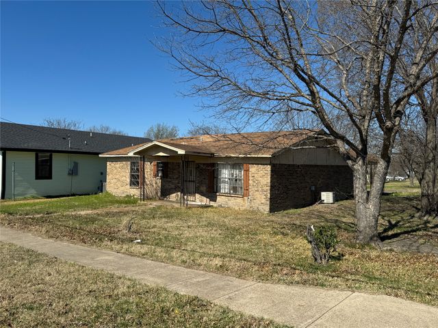 1118 E 13th Avenue, Corsicana, TX 75110
