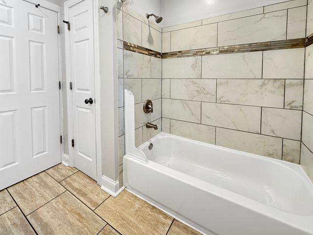 4850 Wright Terrace 2A, Skokie, IL 60077