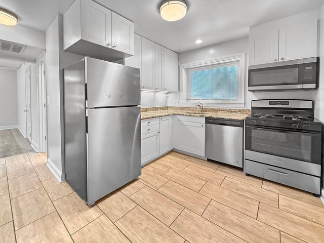 4850 Wright Terrace 2A, Skokie, IL 60077