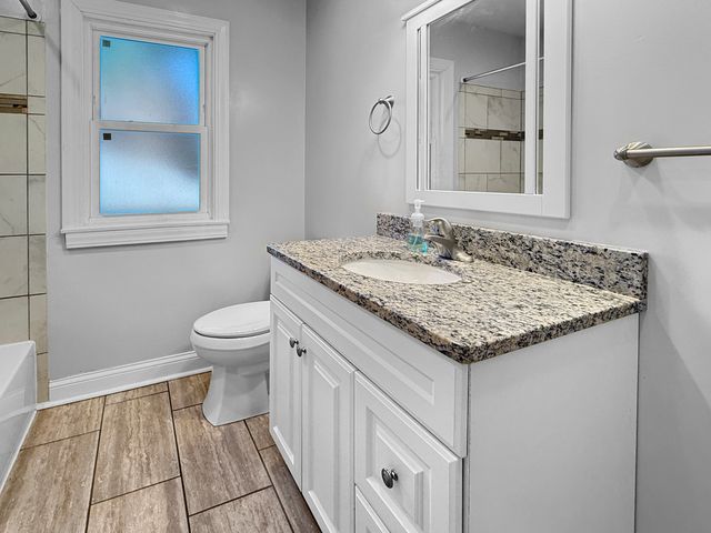 4850 Wright Terrace 2A, Skokie, IL 60077