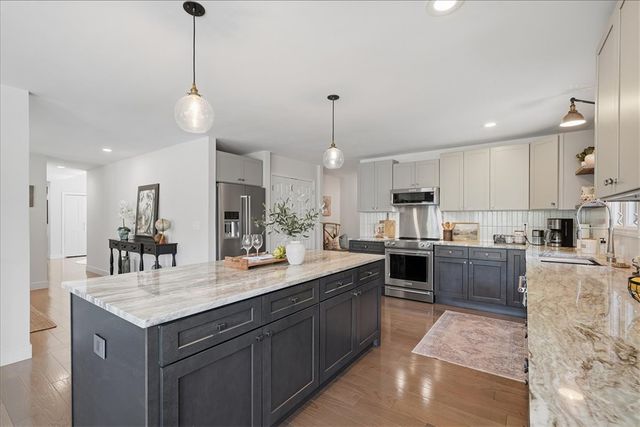 240 Stonehaven Way, Seneca, SC 29678