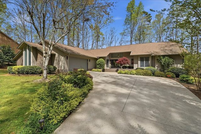 240 Stonehaven Way, Seneca, SC 29678