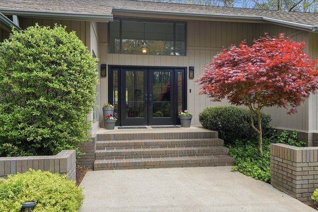 240 Stonehaven Way, Seneca, SC 29678