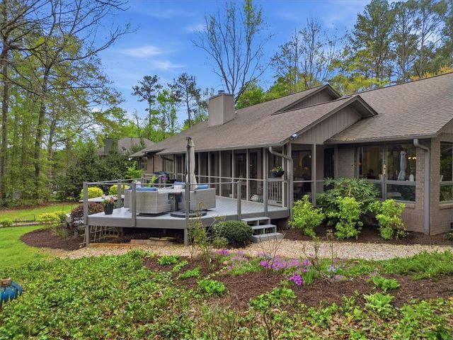 240 Stonehaven Way, Seneca, SC 29678