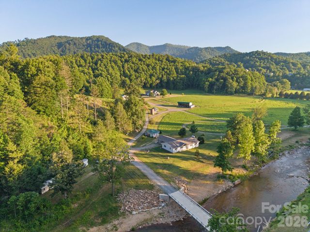 1372 & 1370 Barnardsville Highway, Barnardsville, NC 28709