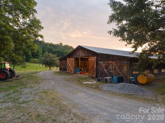 1372 & 1370 Barnardsville Highway, Barnardsville, NC 28709