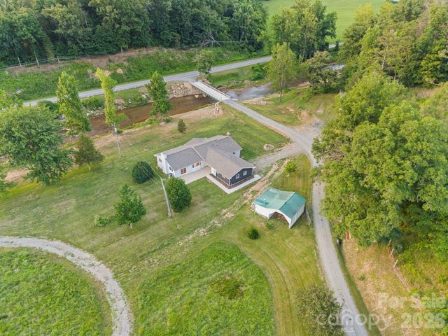 1372 & 1370 Barnardsville Highway, Barnardsville, NC 28709