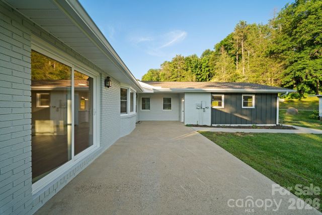 1372 & 1370 Barnardsville Highway, Barnardsville, NC 28709