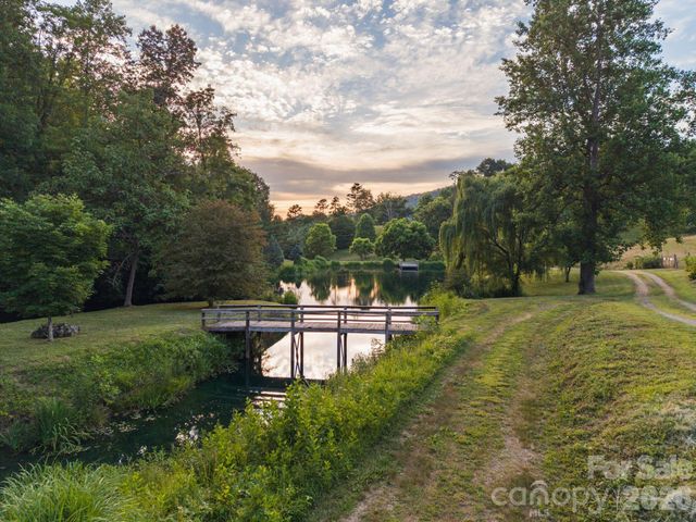1372 & 1370 Barnardsville Highway, Barnardsville, NC 28709