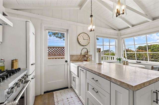 231 Cajon Street, Laguna Beach, CA 92651