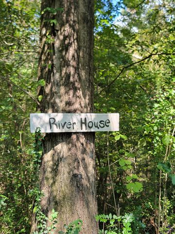 319 Riverside Drive, Hawkinsville, GA 31036