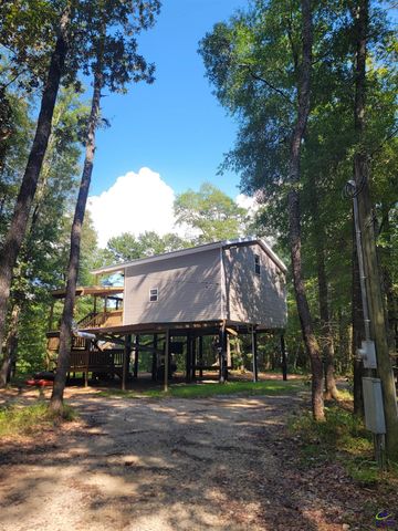 319 Riverside Drive, Hawkinsville, GA 31036