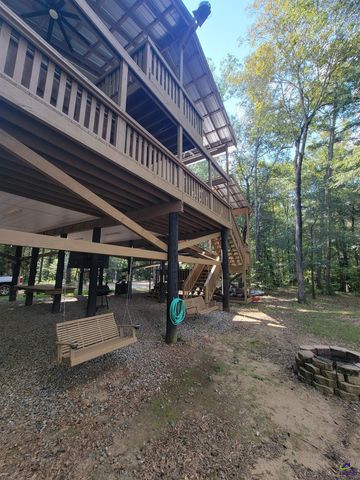 319 Riverside Drive, Hawkinsville, GA 31036