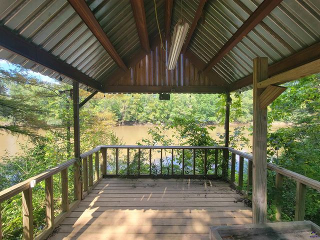 319 Riverside Drive, Hawkinsville, GA 31036