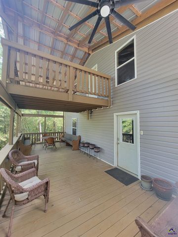 319 Riverside Drive, Hawkinsville, GA 31036