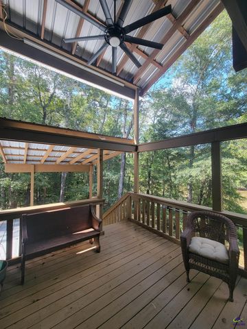 319 Riverside Drive, Hawkinsville, GA 31036