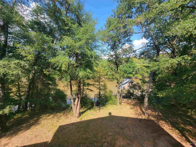 319 Riverside Drive, Hawkinsville, GA 31036