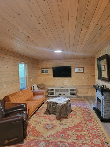 319 Riverside Drive, Hawkinsville, GA 31036