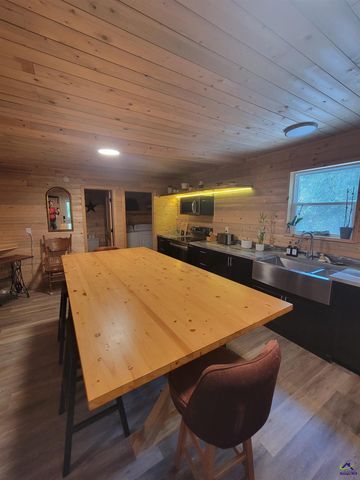 319 Riverside Drive, Hawkinsville, GA 31036