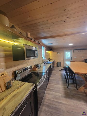 319 Riverside Drive, Hawkinsville, GA 31036