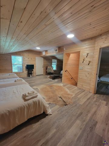 319 Riverside Drive, Hawkinsville, GA 31036