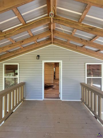 319 Riverside Drive, Hawkinsville, GA 31036