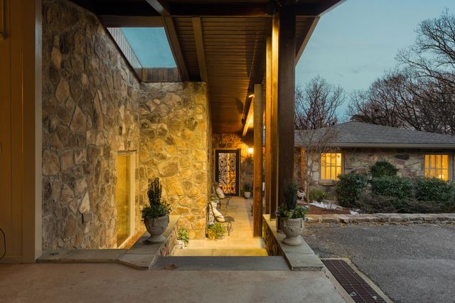 1001 Fleetwood Drive, Lookout Mountain, GA 30750