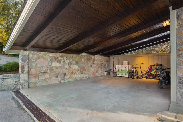 1001 Fleetwood Drive, Lookout Mountain, GA 30750