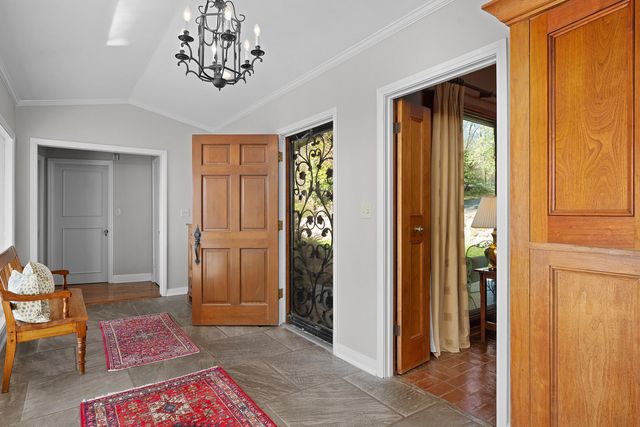 1001 Fleetwood Drive, Lookout Mountain, GA 30750