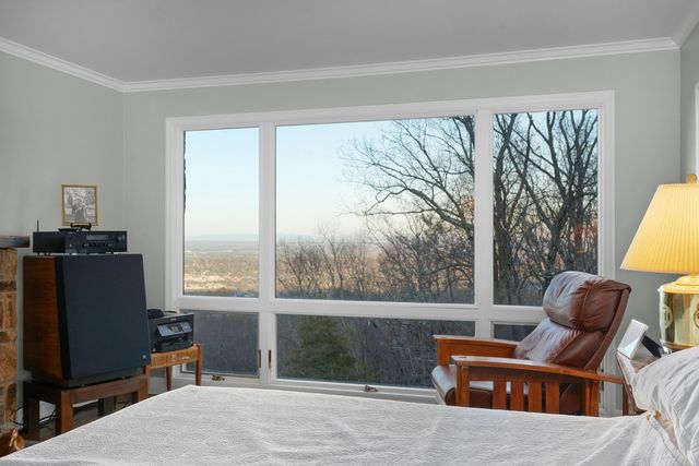 1001 Fleetwood Drive, Lookout Mountain, GA 30750