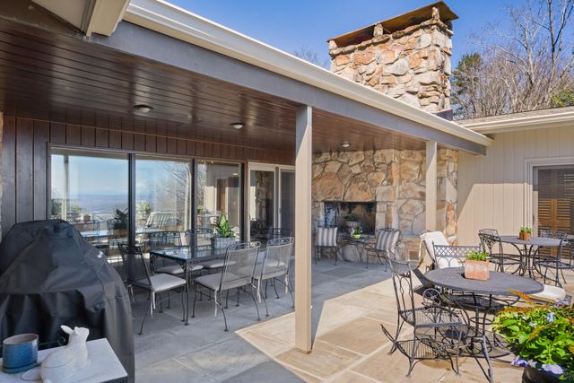 1001 Fleetwood Drive, Lookout Mountain, GA 30750