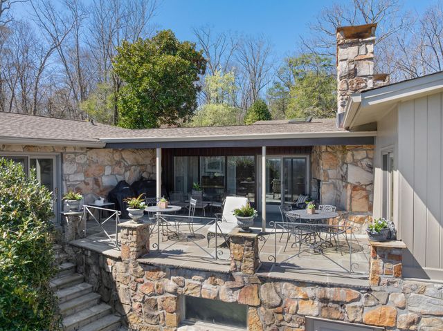 1001 Fleetwood Drive, Lookout Mountain, GA 30750