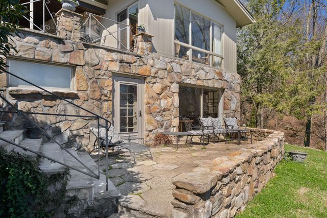 1001 Fleetwood Drive, Lookout Mountain, GA 30750