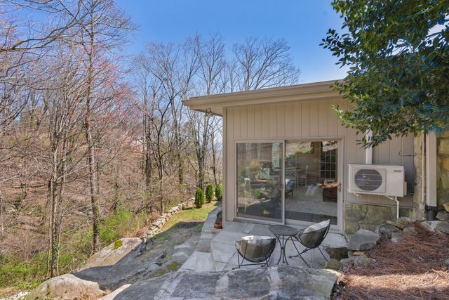 1001 Fleetwood Drive, Lookout Mountain, GA 30750