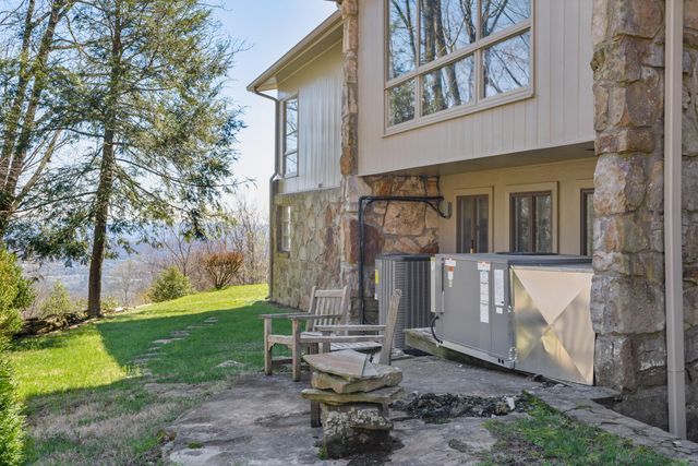 1001 Fleetwood Drive, Lookout Mountain, GA 30750