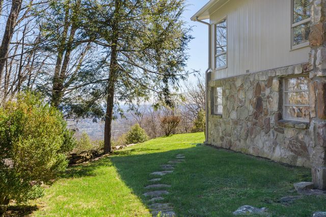 1001 Fleetwood Drive, Lookout Mountain, GA 30750
