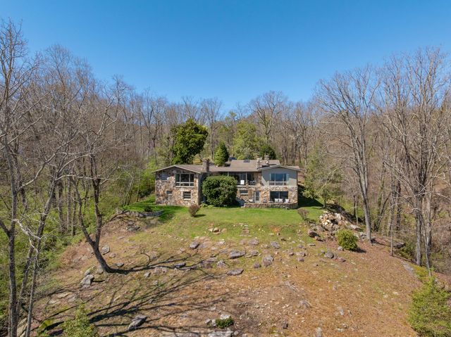 1001 Fleetwood Drive, Lookout Mountain, GA 30750