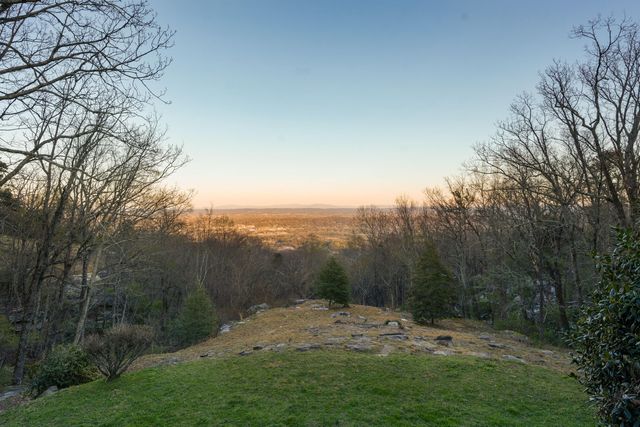 1001 Fleetwood Drive, Lookout Mountain, GA 30750