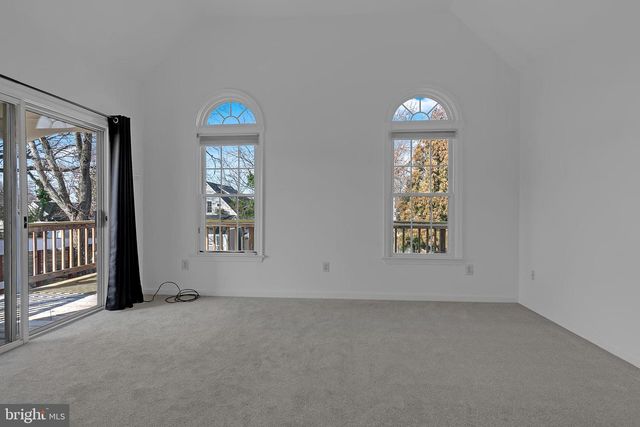 5617 6TH ST N, Arlington, VA 22205