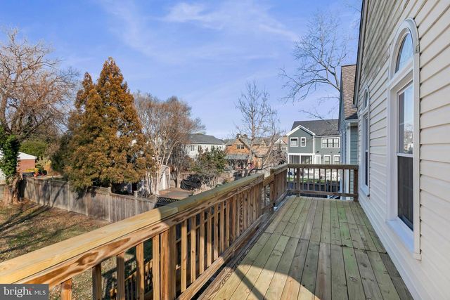 5617 6TH ST N, Arlington, VA 22205