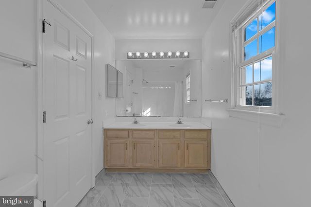 5617 6TH ST N, Arlington, VA 22205