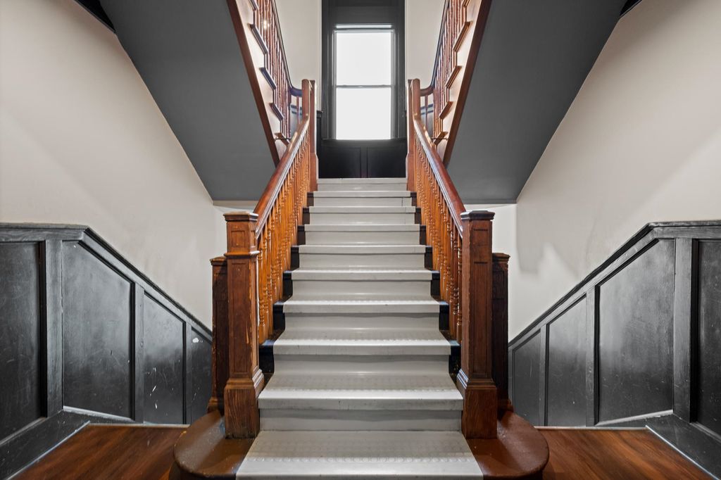 224 S Howard St, Spokane, WA 99201 photo 4