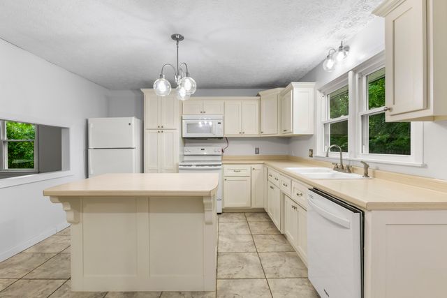 79 Central Avenue, Berea, KY 40403