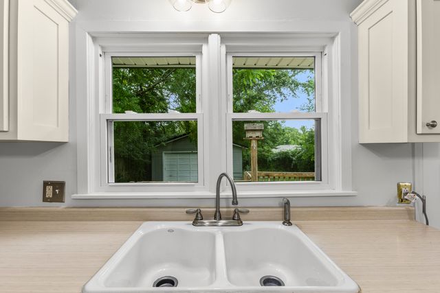 79 Central Avenue, Berea, KY 40403